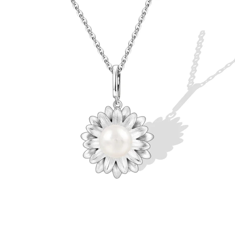 Collar girasol con perla de agua dulce y platino