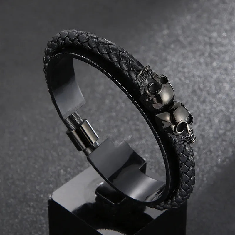 Pulsera de calaveras negra