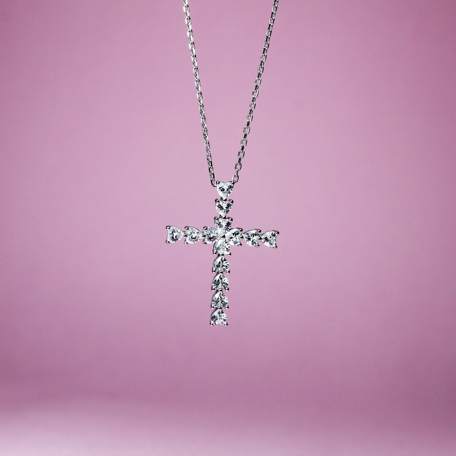Collar cruz de corazones